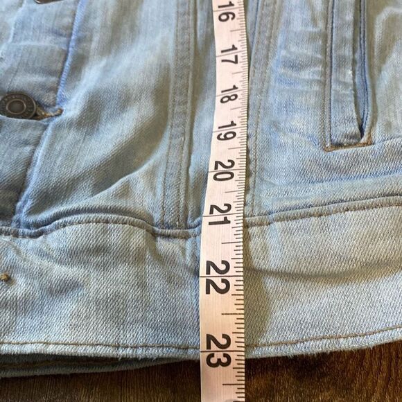 Lucky Brand Tomboy Trucker jean denim jacket Sz M distressed - Picture 13 of 13